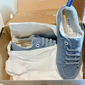 Vionic Women’s Blue Casual Sneakers